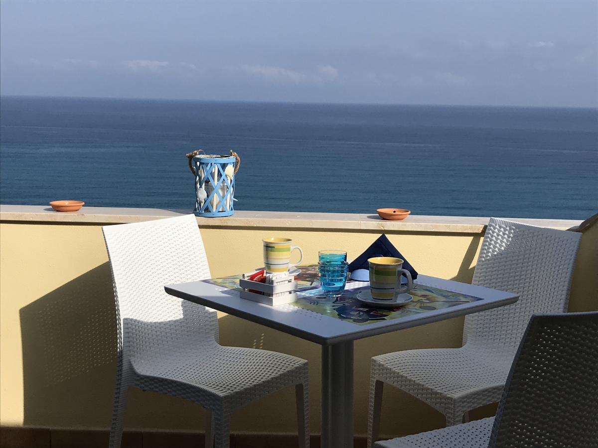 トロペーア Nereide Bed & Breakfast エクステリア 写真