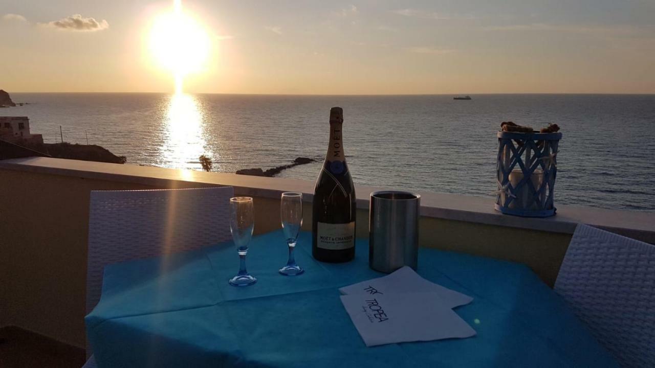 トロペーア Nereide Bed & Breakfast エクステリア 写真